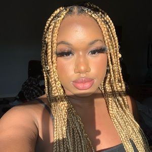 Meet your Posher, Theodoxa